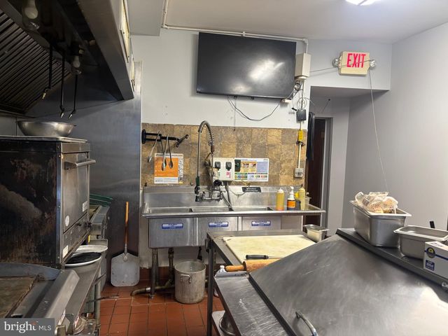 1454 S NEWKIRK ST, Philadelphia, PA 19146