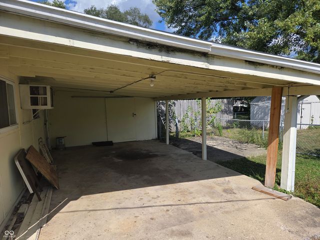 41 N Ross Street, Columbus, IN 47201