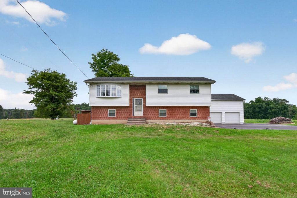 685 UNION RD, QUAKERTOWN, PA 18951 — exterior