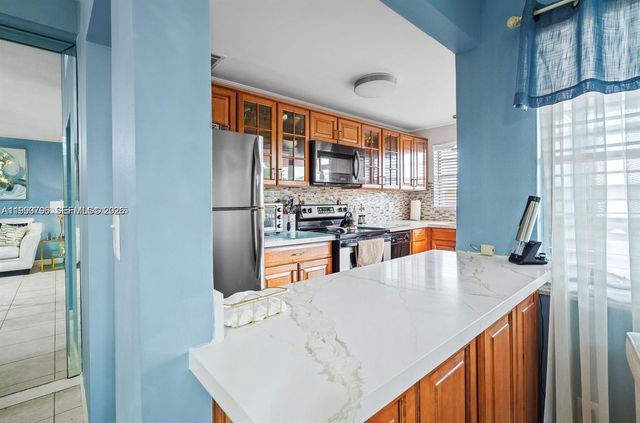 180 NE 12th Ave 14E, Hallandale Beach, FL 33009