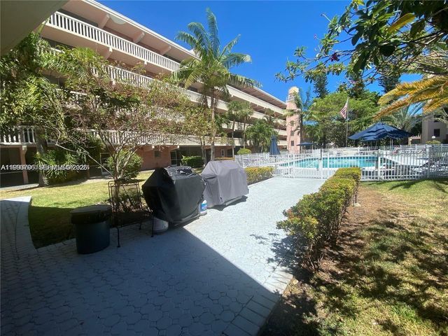 180 NE 12th Ave 14E, Hallandale Beach, FL 33009