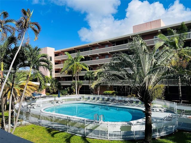 180 NE 12th Ave 14E, Hallandale Beach, FL 33009