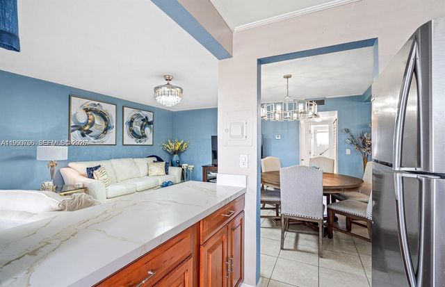 180 NE 12th Ave 14E, Hallandale Beach, FL 33009