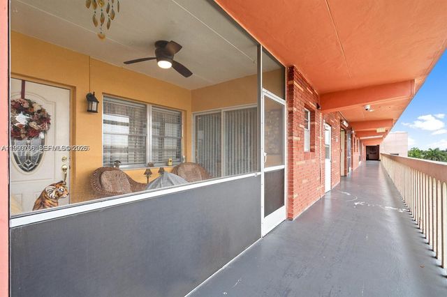 180 NE 12th Ave 14E, Hallandale Beach, FL 33009