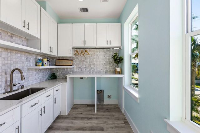 9417 Vista Bella, Galveston, TX 77554