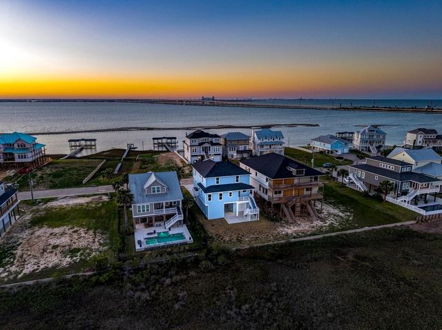 9417 Vista Bella, Galveston, TX 77554