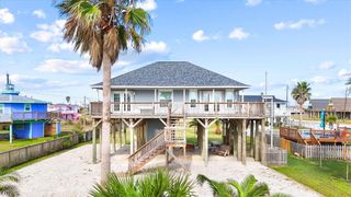 904 Surf Drive, Surfside Beach, TX 77541
