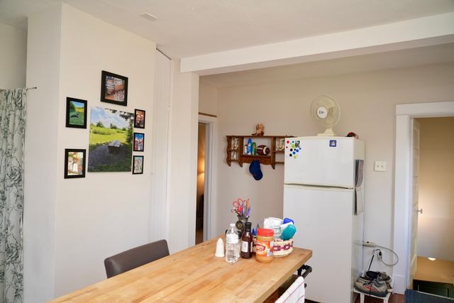 28 N WRIGHT Street 2, Naperville, IL 60540