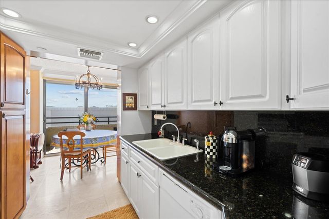 3560 S Ocean Boulevard 909, South Palm Beach, FL 33480