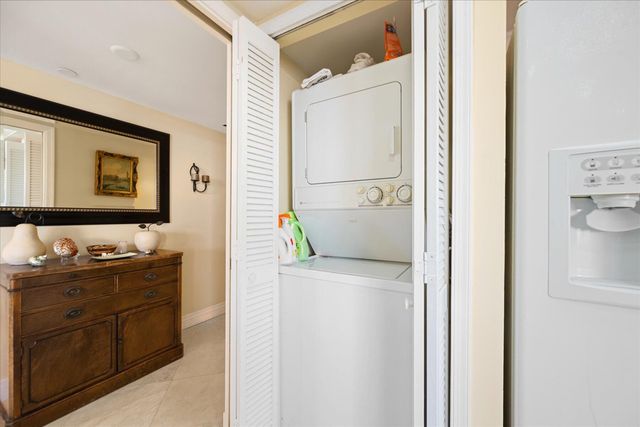 3560 S Ocean Boulevard 909, South Palm Beach, FL 33480
