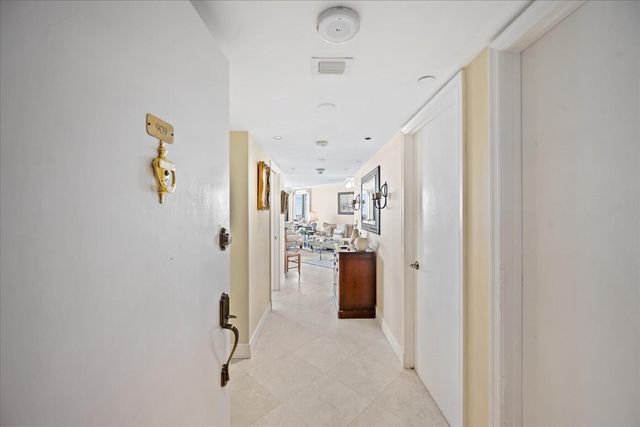 3560 S Ocean Boulevard 909, South Palm Beach, FL 33480
