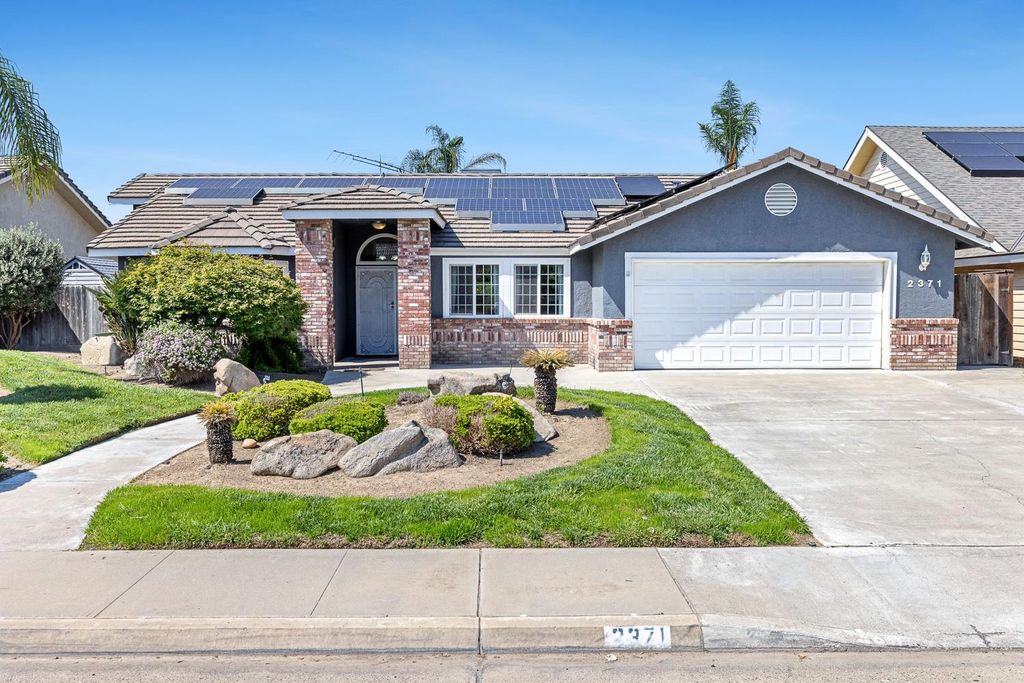 2371 Sophia Lane, Kingsburg, CA 93631