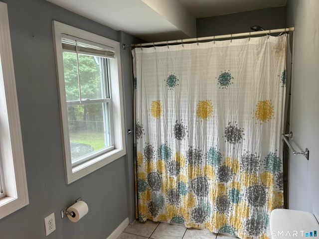 24 Avon Street, Enfield, CT 06082