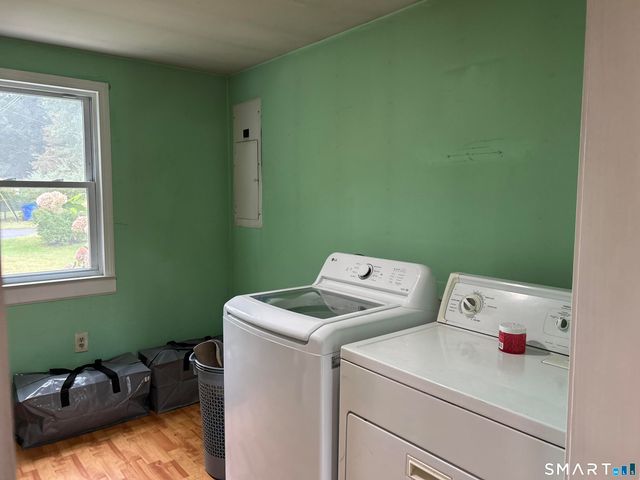 24 Avon Street, Enfield, CT 06082