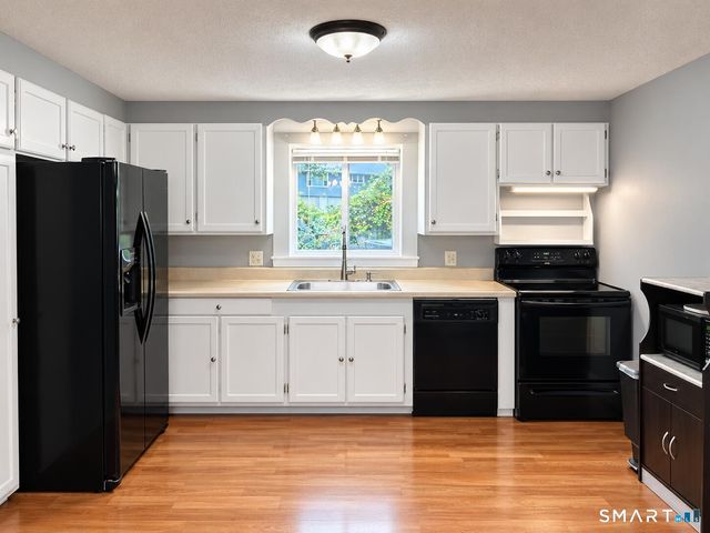 24 Avon Street, Enfield, CT 06082