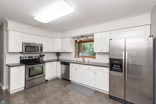 420 17th Street S, Moorhead, MN 56560