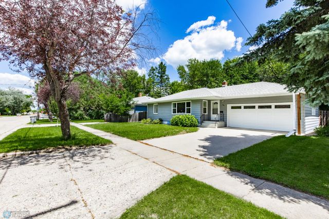 420 17th Street S, Moorhead, MN 56560