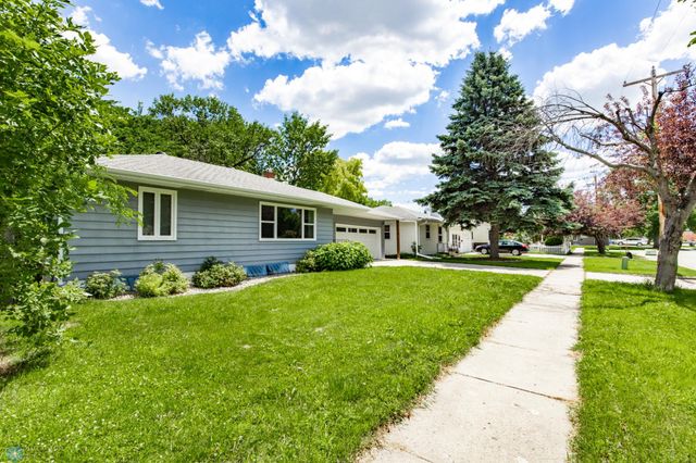 420 17th Street S, Moorhead, MN 56560
