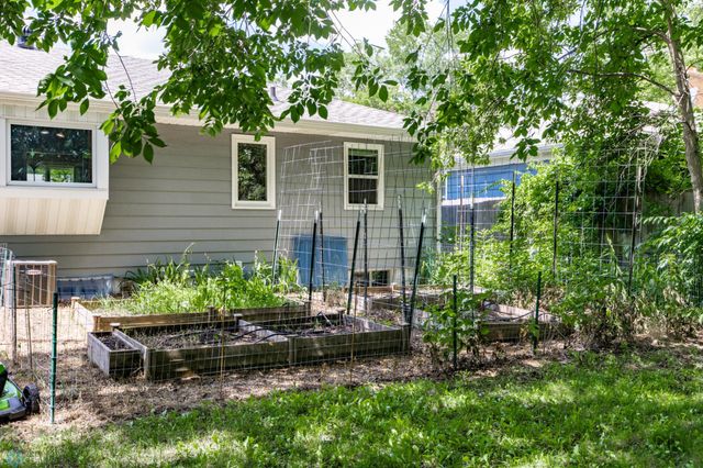420 17th Street S, Moorhead, MN 56560