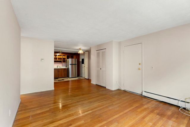 197 Kent St 42, Brookline, MA 02446
