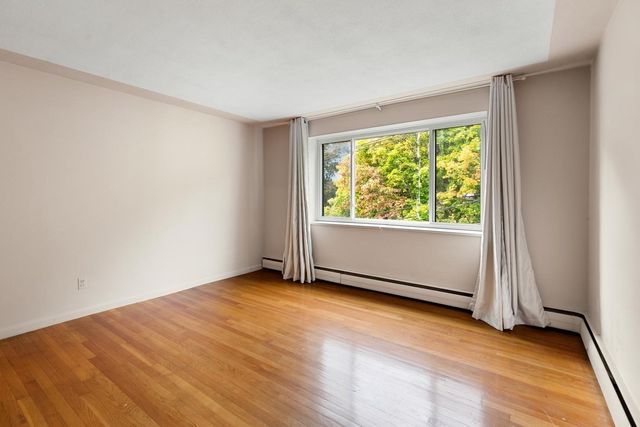 197 Kent St 42, Brookline, MA 02446
