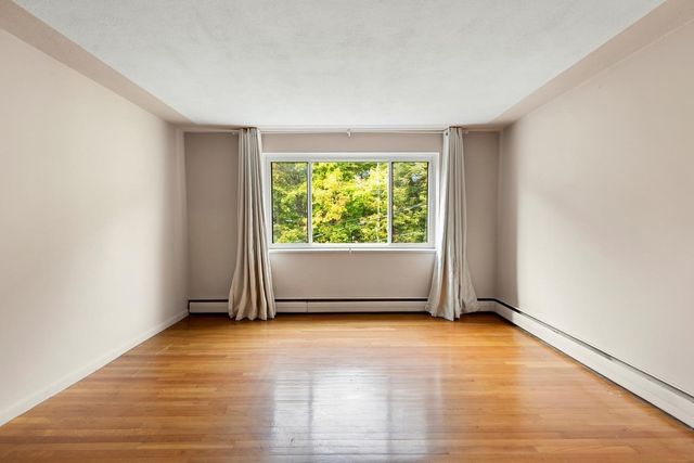 197 Kent St 42, Brookline, MA 02446