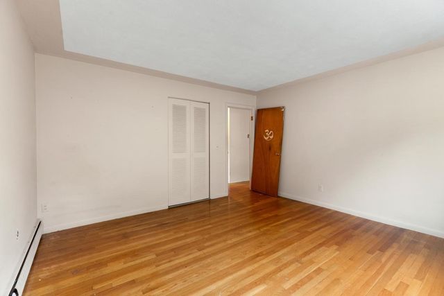 197 Kent St 42, Brookline, MA 02446