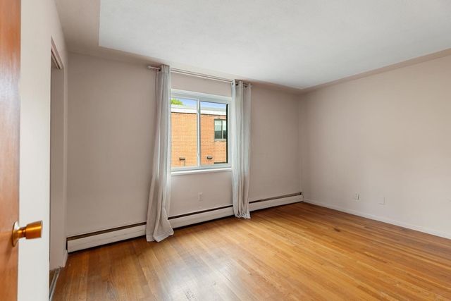 197 Kent St 42, Brookline, MA 02446