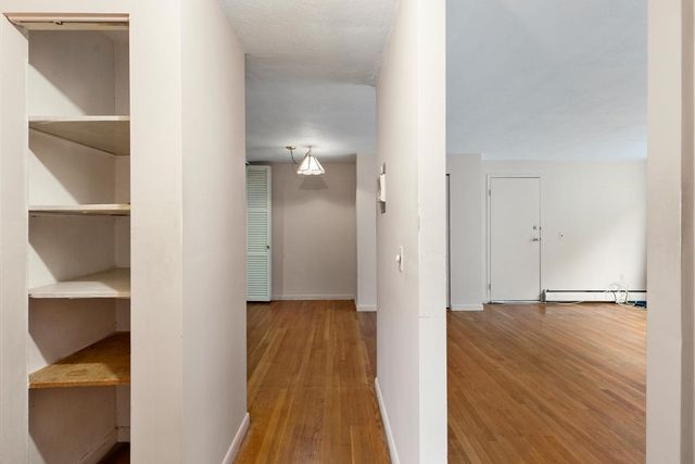 197 Kent St 42, Brookline, MA 02446
