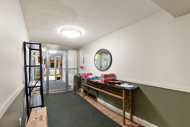 197 Kent St 42, Brookline, MA 02446