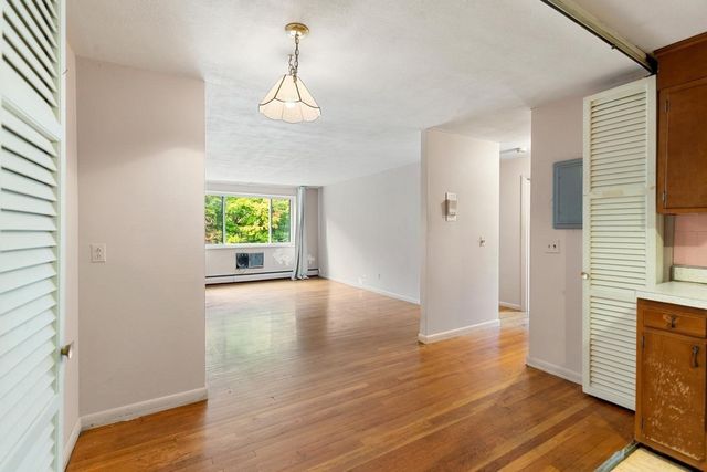 197 Kent St 42, Brookline, MA 02446