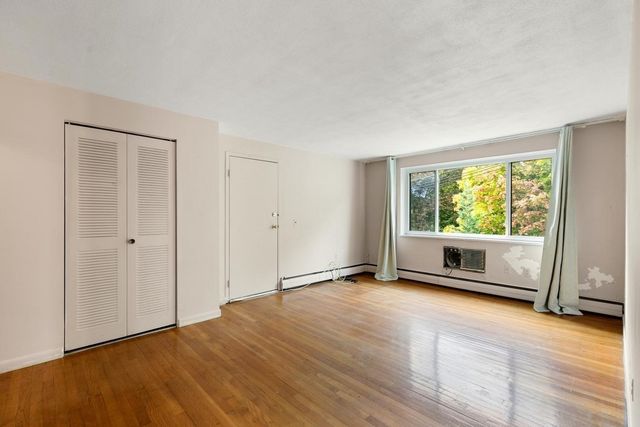 197 Kent St 42, Brookline, MA 02446
