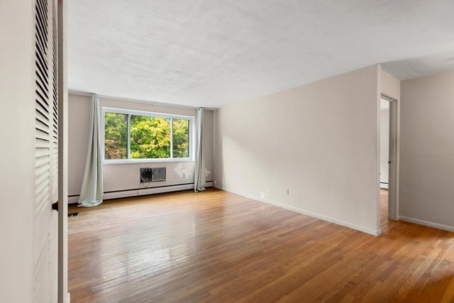 197 Kent St 42, Brookline, MA 02446