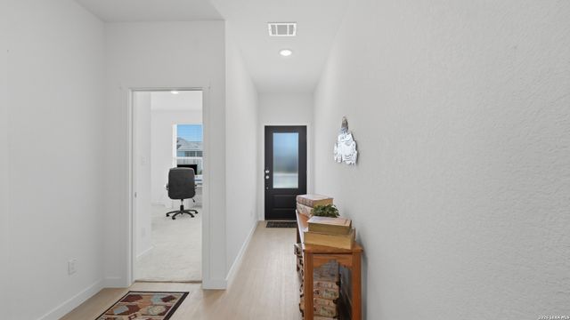 5743 Musquiz Ridge, Seguin, TX 78155