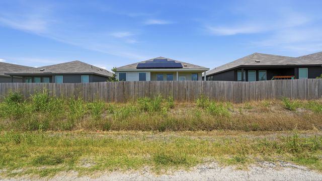 5743 Musquiz Ridge, Seguin, TX 78155