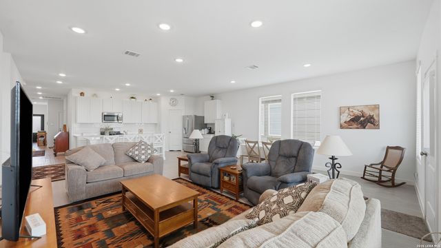 5743 Musquiz Ridge, Seguin, TX 78155