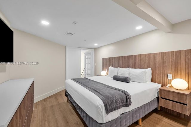 5445 Collins Ave M9 M10 M11 M12, Miami Beach, FL 33140