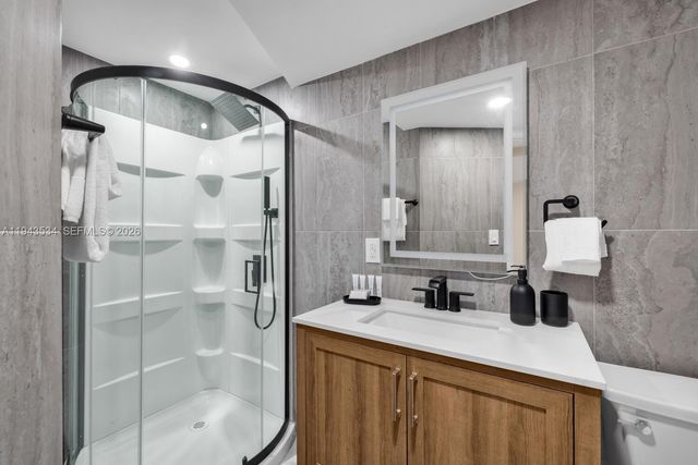 5445 Collins Ave M9 M10 M11 M12, Miami Beach, FL 33140