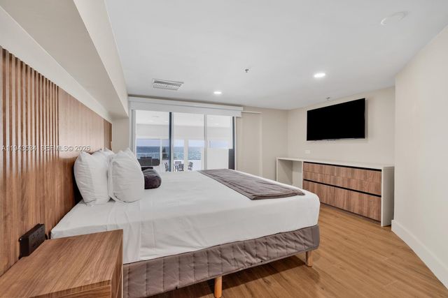 5445 Collins Ave M9 M10 M11 M12, Miami Beach, FL 33140