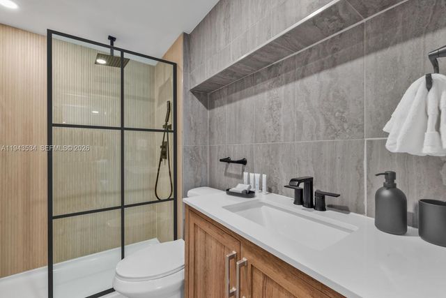 5445 Collins Ave M9 M10 M11 M12, Miami Beach, FL 33140