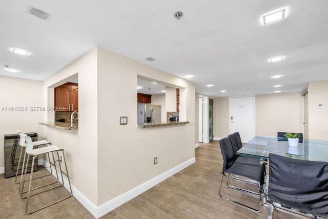 5445 Collins Ave M9 M10 M11 M12, Miami Beach, FL 33140