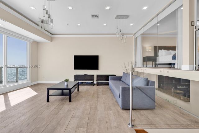 5445 Collins Ave M9 M10 M11 M12, Miami Beach, FL 33140