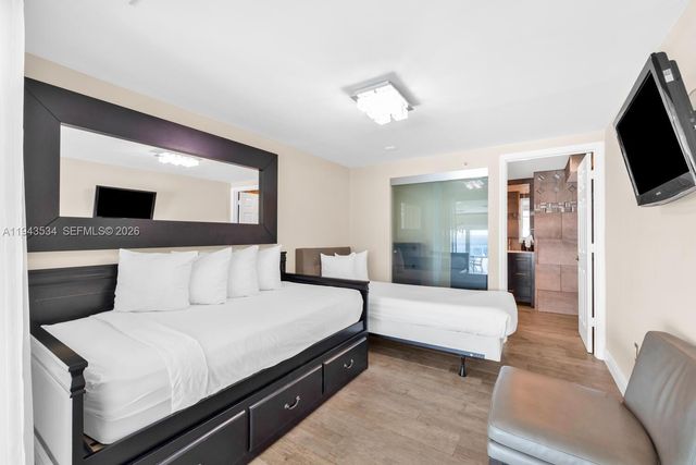 5445 Collins Ave M9 M10 M11 M12, Miami Beach, FL 33140