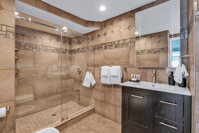 5445 Collins Ave M9 M10 M11 M12, Miami Beach, FL 33140