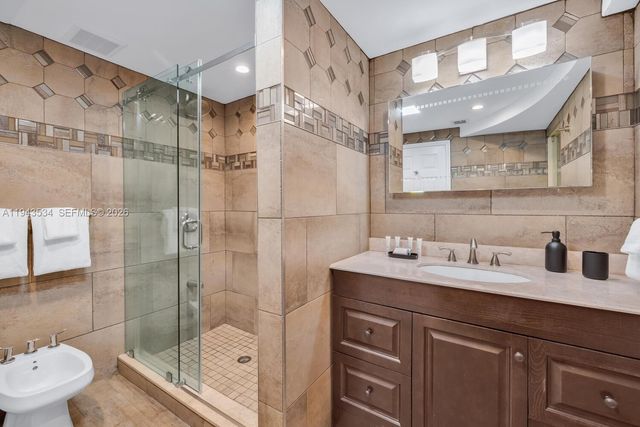 5445 Collins Ave M9 M10 M11 M12, Miami Beach, FL 33140