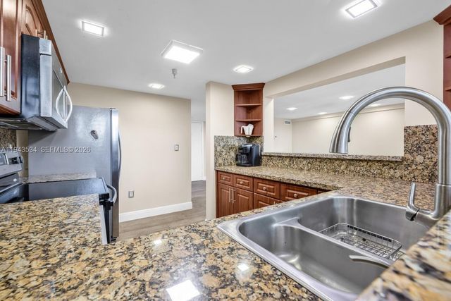 5445 Collins Ave M9 M10 M11 M12, Miami Beach, FL 33140