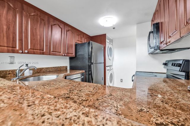 5445 Collins Ave M9 M10 M11 M12, Miami Beach, FL 33140