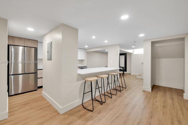 5445 Collins Ave M9 M10 M11 M12, Miami Beach, FL 33140