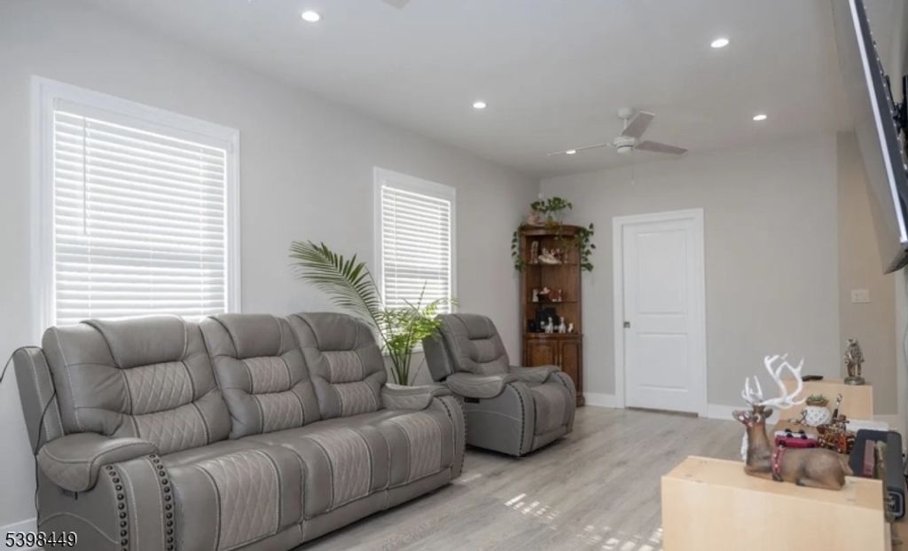 118 Holly St, Woodbridge Twp., NJ 07064