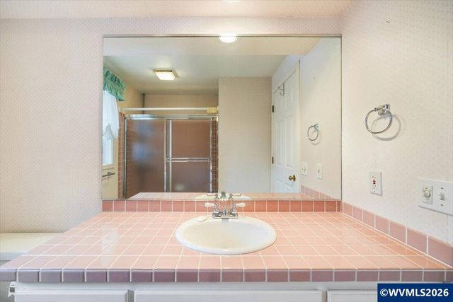 1376 Brickley Rd, Eugene, OR 97401